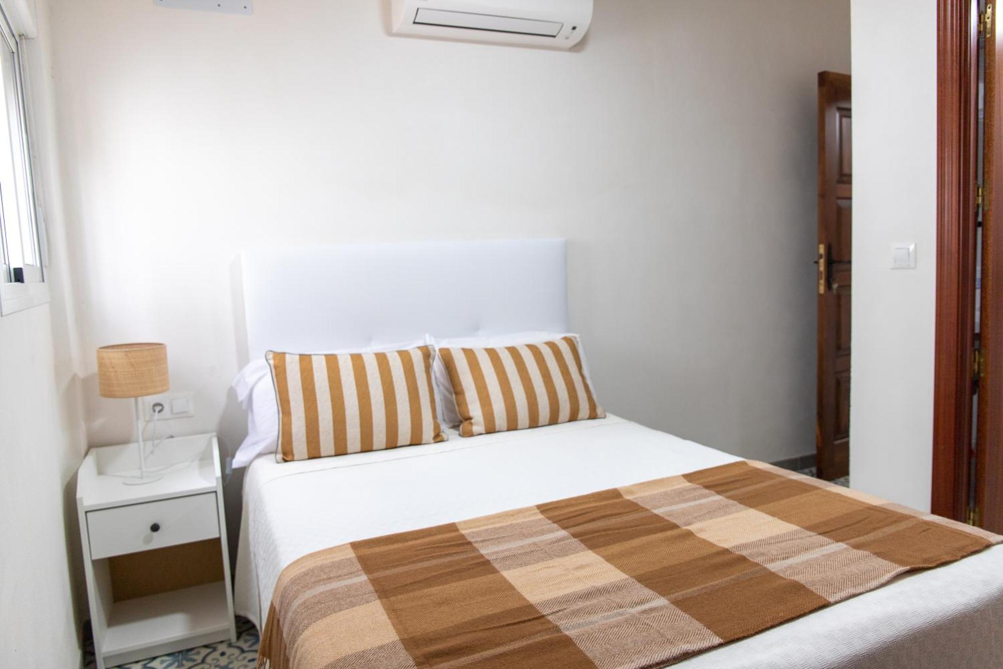 Apartamentos San Francisco Seville Exterior photo