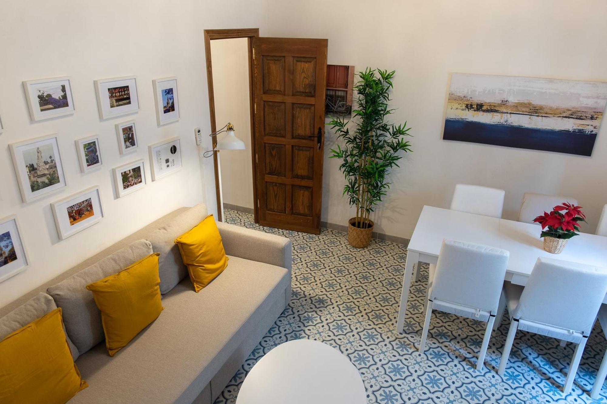 Apartamentos San Francisco Seville Exterior photo